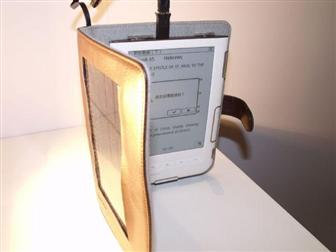 BenQ mostra un ebook reader con pannello fotovoltaico integrato