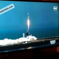 Perché è epocale il decollo di Falcon 9, il primo volo spaziale privato di SpaceX e NASA